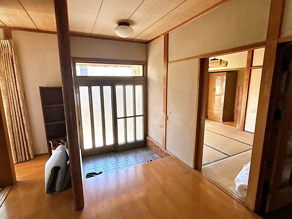 【リフォーム中】玄関は新品交換予定です。