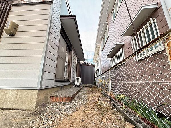 お庭はガーデニングや家庭菜園など様々な用途で活用できます♪