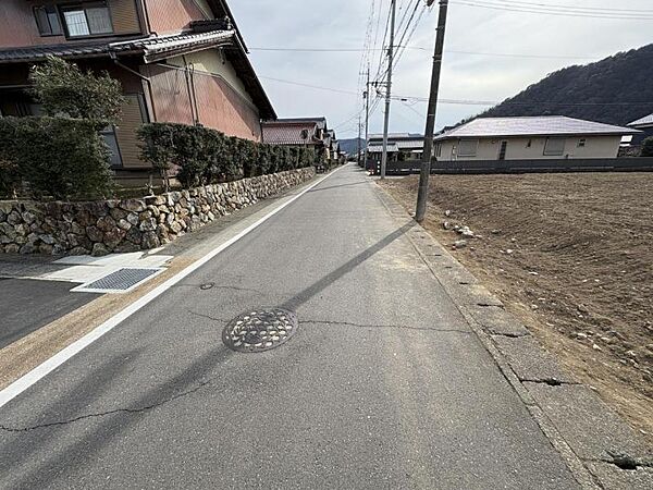 小学校徒歩約4分、中学校徒歩約14分で通学に便利！子育て世帯でも安心して長く住める理想の住まいです♪