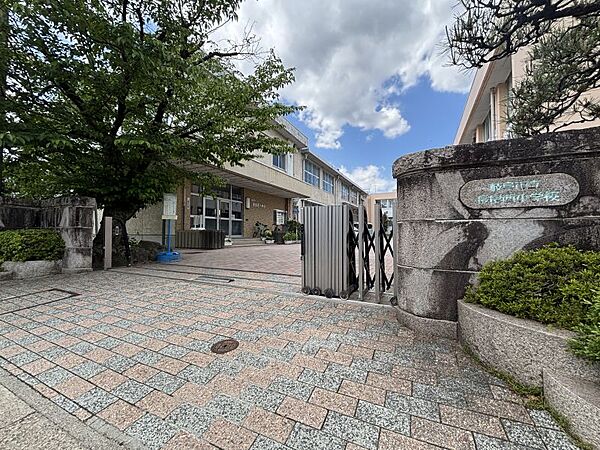 長良西小学校まで　276m　徒歩約4分●【教育目標】未来にはばたく西っ子　たくましく　ゆたかに　たしかに