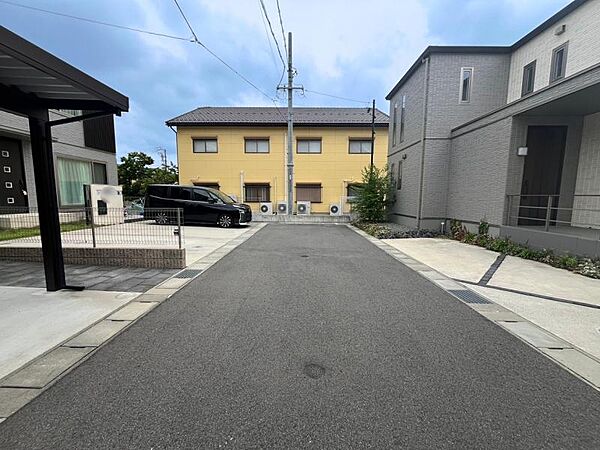 保育園・小中学校が徒歩圏内で子育ても安心！子育て世帯にうれしい住環境です！