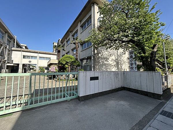 鏡島小学校まで　1200m　徒歩約15分●【教育目標】ふれあい　考え　　　やり抜く　鏡島の子