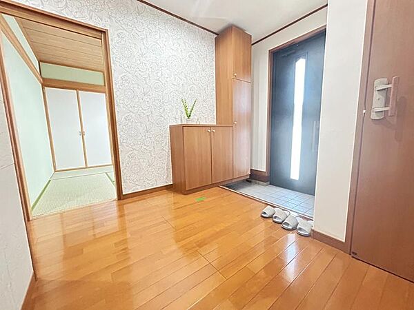 玄関横にシューズボックスがついているので、片付いた玄関がキープできます