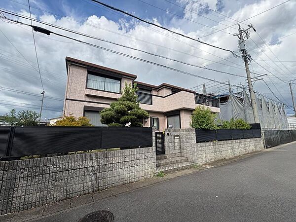 土地面積100坪超えの広大な敷地！おうち時間を贅沢に満喫できる環境が整っています♪