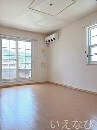 JR津山線 玉柏駅 バス4分 牟佐上下車 徒歩3分の賃貸アパート 2階2LDKのリビング/ダイニング