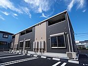 南高崎駅より徒歩34分 築8年8ヶ月 3階建の賃貸物件
