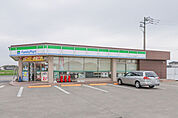 ファミリーマート ジェイ・クエスト佐波東店 989m