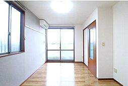 フローラルパレス桜 1階2LDKのリビング/ダイニング