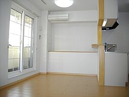 ラビスII 2階1LDKのリビング/ダイニング