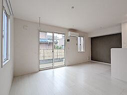 グランテラス三俣 1階3LDKのリビング/ダイニング