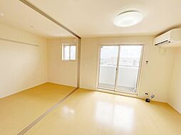 リバーサイド・Ｋ III 2階1LDKのリビング/ダイニング