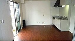 T’s Garden B 1階2DKのリビング/ダイニング