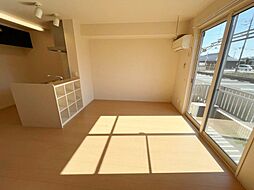 クリスタルコート 1階2LDKのリビング/ダイニング