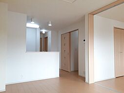 ナリッシュ I 2階2LDKのリビング/ダイニング