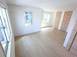 アルファベット II 1階1LDKのリビング/ダイニング