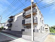 中央前橋駅より徒歩10分 築1年7ヶ月 3階建の賃貸物件