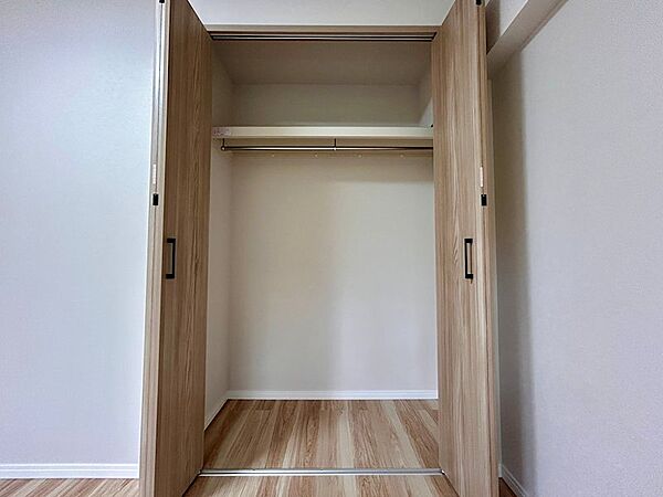 洋室約6.1帖の収納