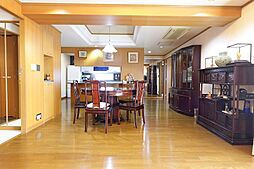 エターナ四条烏丸 3LDKのリビング/ダイニング