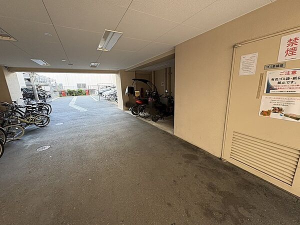 バイク置場