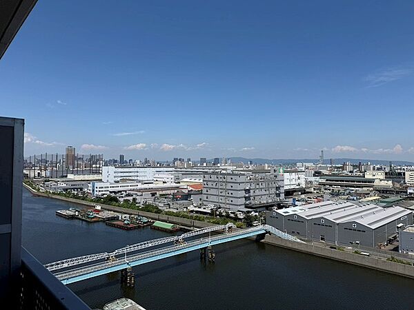 13階住戸のため、眺望良好です。あべのアルカスが眺められます。