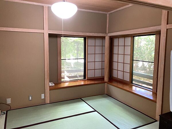 和室6畳（奥側の部屋）です。