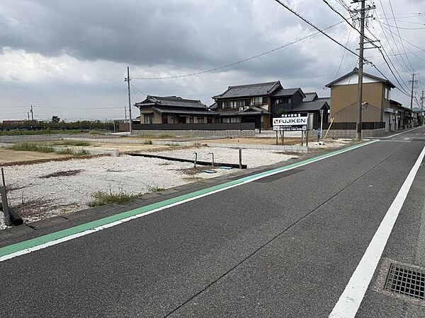 東側の道路です！