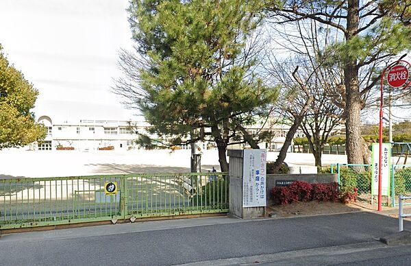 岡崎市立羽根小学校まで734m