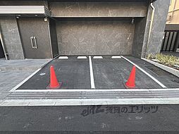 29 / 37