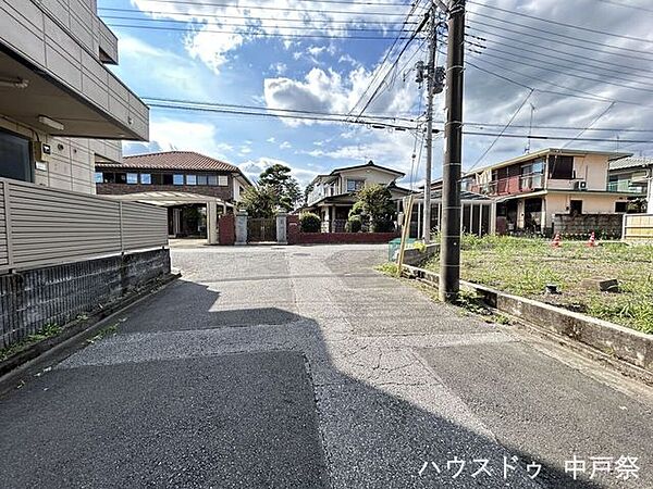 前面道路は6メートルあります。