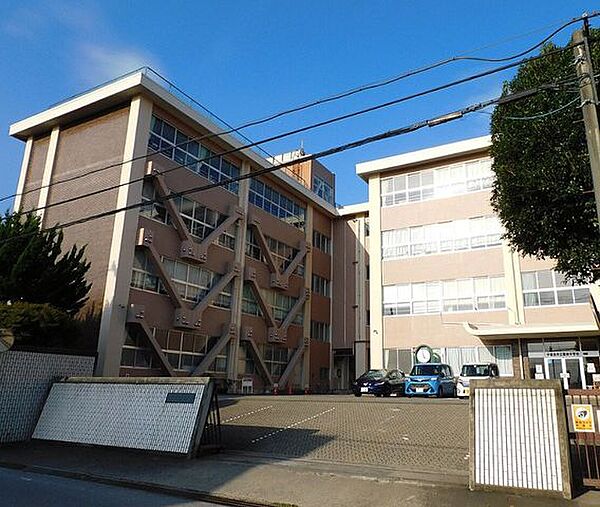 宇都宮市立陽東中学校 2100m