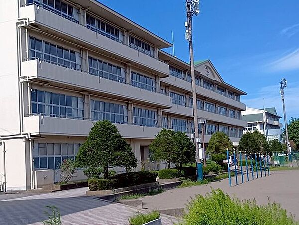宇都宮市立泉が丘中学校 1440m