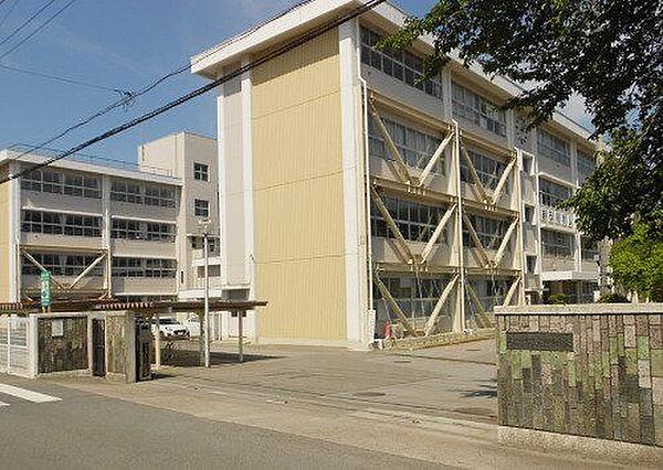 宇都宮市立鬼怒中学校 540m