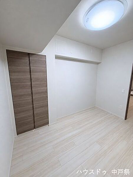 寝室・子ども部屋・書斎など、多用途に使える洋室