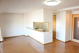 ポレスターブロードシティ三原 4LDKのリビング/ダイニング