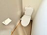 トイレ：■2階トイレ■1階と2階両方にトイレがございます！嬉しいウォシュレット付きトイレです♪(2026年7月撮影)※リフォーム後写真