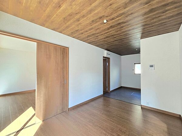 元々和室だったお部屋がリビングになりました！※リフォーム後写真（2026年3月撮影）