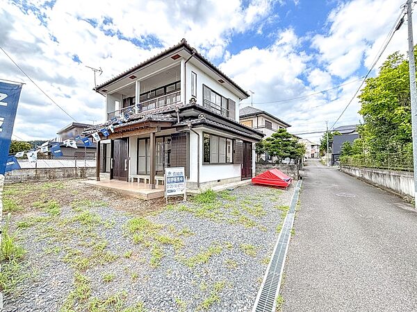 【外観】東南角地で日当たり良好です！※リフォーム後写真（2026年8月撮影）