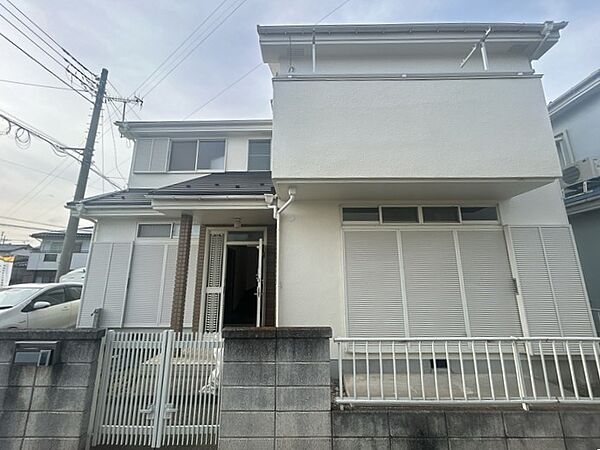 ◆外観｜落ち着いた住宅街の一角に位置し、静かな暮らしを求める方におすすめです
