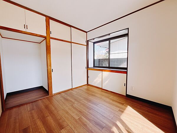 【洋室】1階のお部屋です。収納豊富です♪