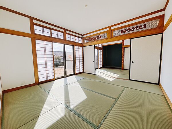 【和室】日当たりの良いお部屋です♪
