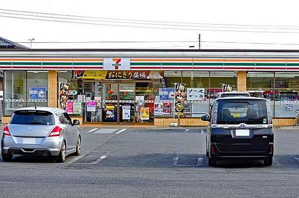 コンビニ 260m セブンイレブン群馬桐原店
