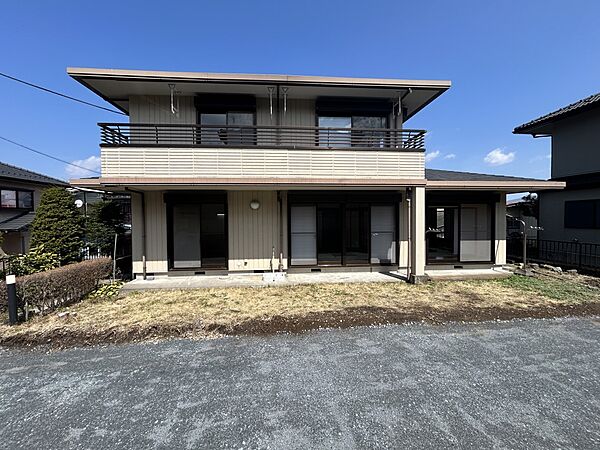 【外観】 敷地面積80坪以上のゆとりのある広さ！
