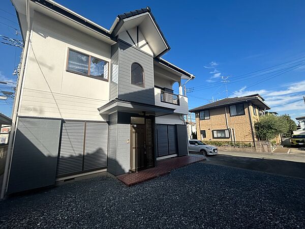 *. 外観 .*　※リフォーム済  お庭ではBBQやガーデニングも楽しめます♪