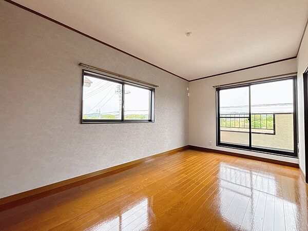 【洋室】日当たりの良いお部屋です♪