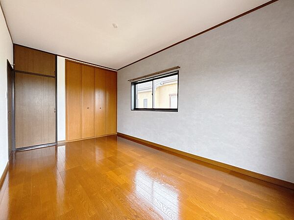 【洋室 】全居室に収納がございます♪