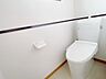 トイレ：*. トイレ .*  床と壁紙の張替、トイレ本体を交換します。
