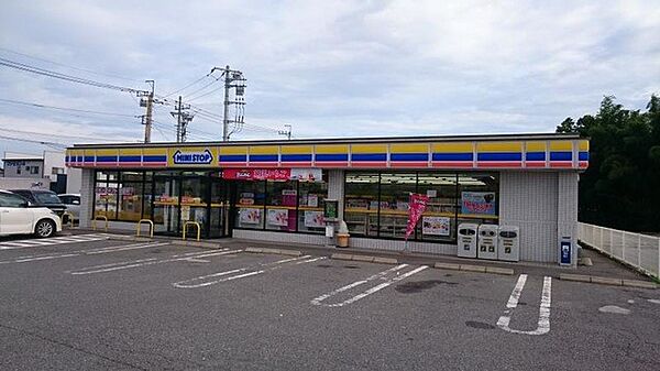 コンビニ 413m ミニストップ尾島粕川店