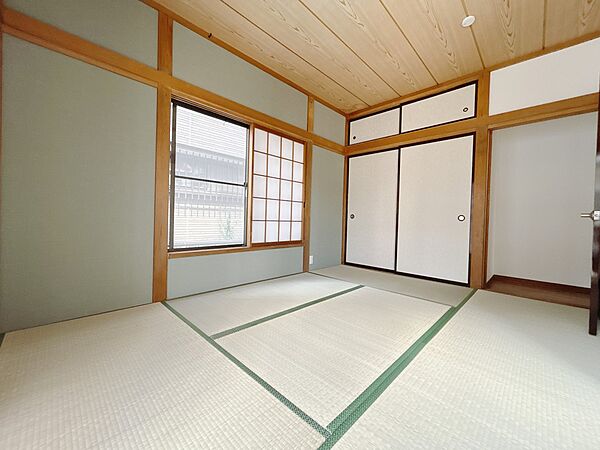 内装：リフォーム完了｜リビングと一体利用が可能な和室でお昼寝や客間に便利♪