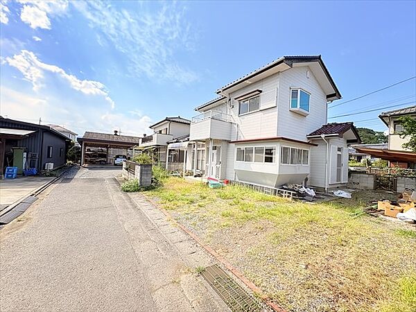 ◆外観｜ベイシアまで徒歩5分圏内と、周辺は生活利便施設が充実しており、毎日の買い物や生活にとても便利な住環境です！