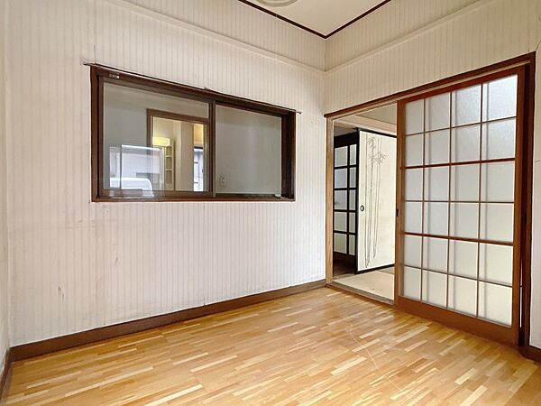 【洋室】優しい光が入るお部屋です♪